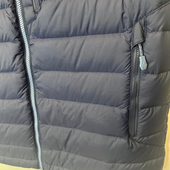 NEW Stio Mens Small Hometown Hooded Down Vest Mountain Shadow Blue - Picture 8 of 15